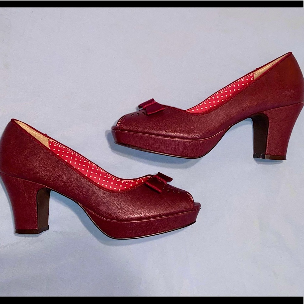 B.A.I.T. (BAIT) FOOTWEAR 1940’s VINTAGE HIGH HEELS-Burgundy/Maroon